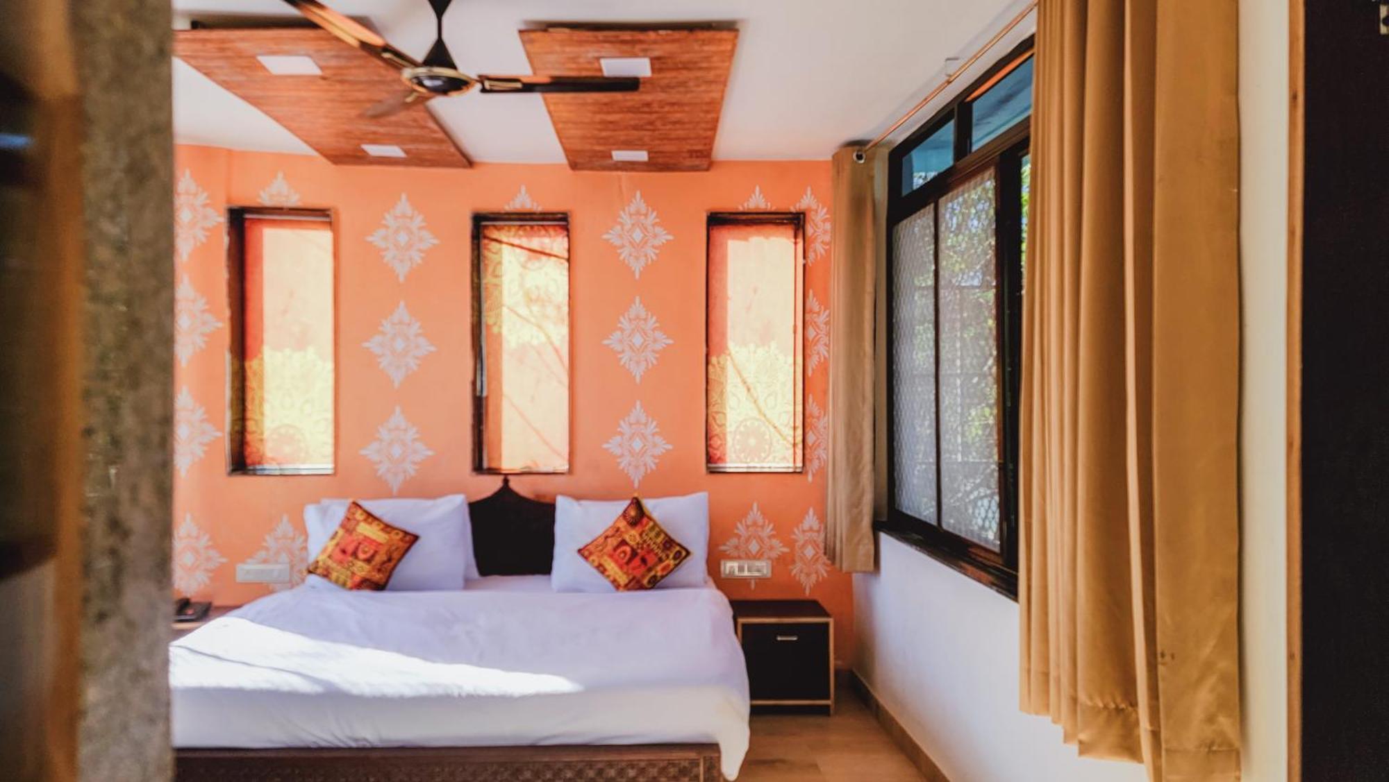 Rudraksha Inn Mount Abu Bagian luar foto