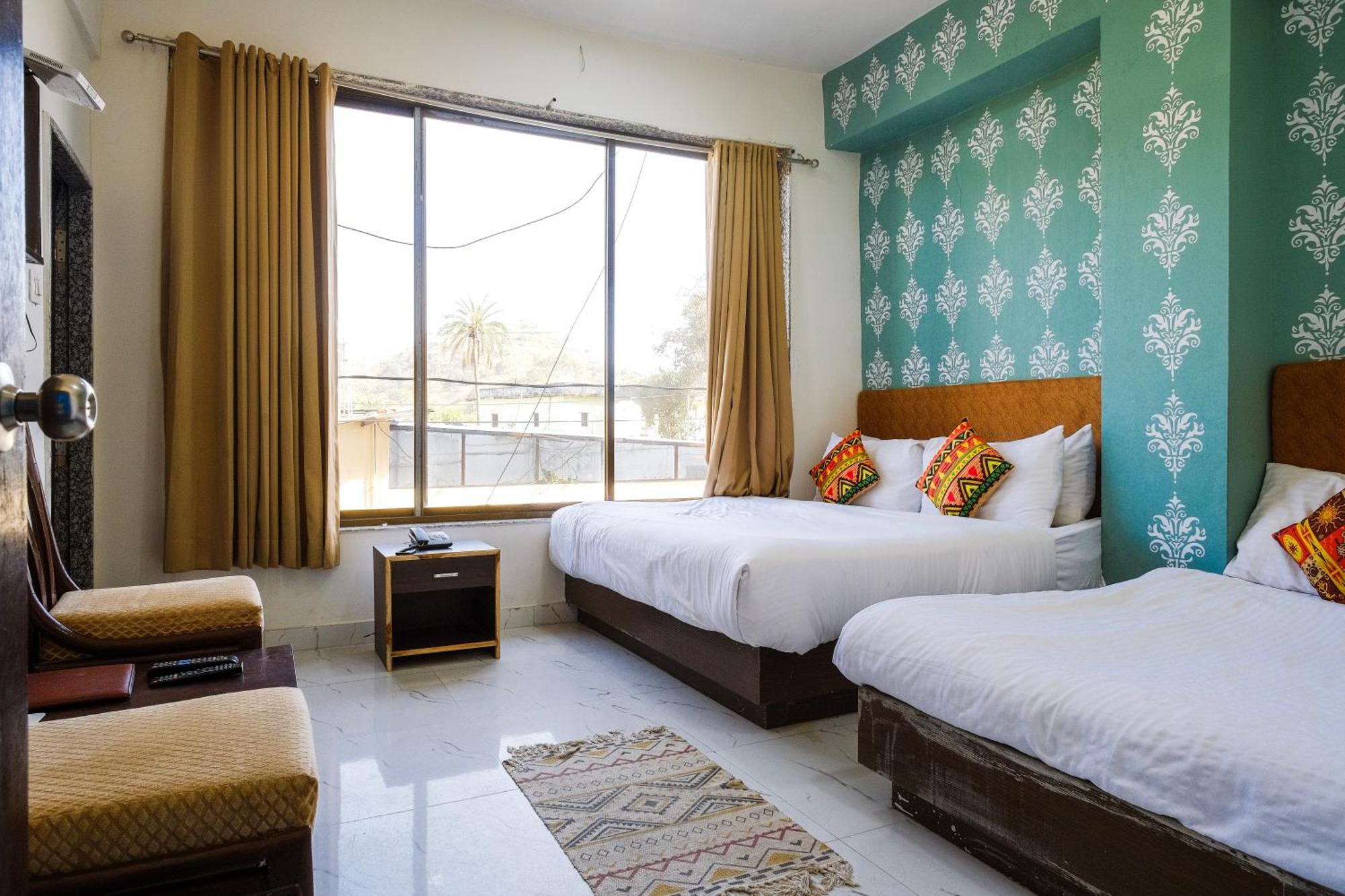 Rudraksha Inn Mount Abu Bagian luar foto