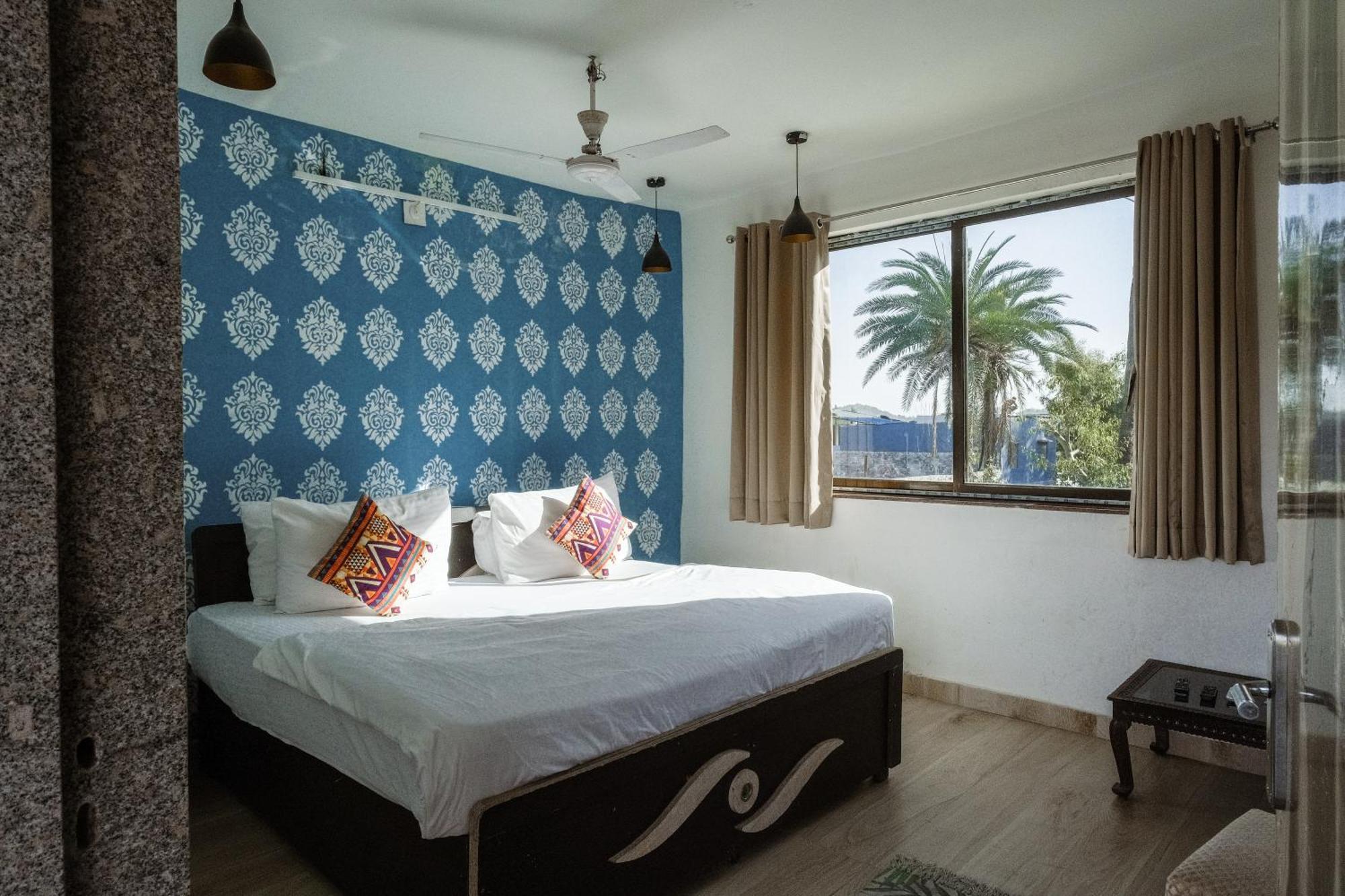 Rudraksha Inn Mount Abu Bagian luar foto