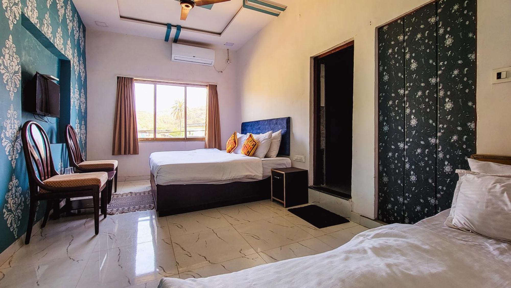 Rudraksha Inn Mount Abu Bagian luar foto
