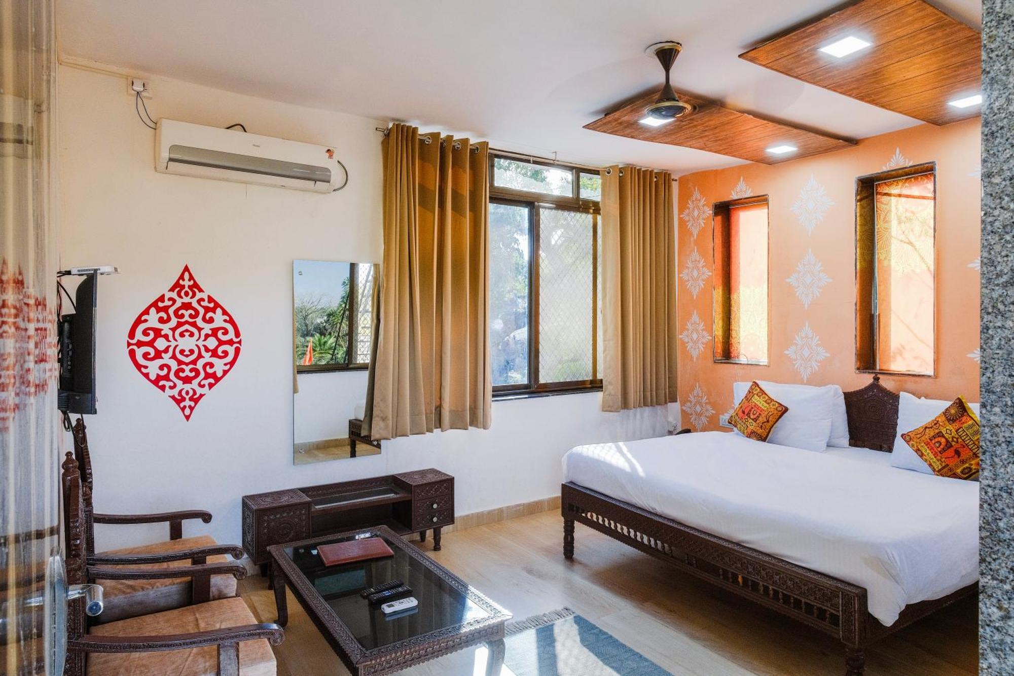 Rudraksha Inn Mount Abu Bagian luar foto