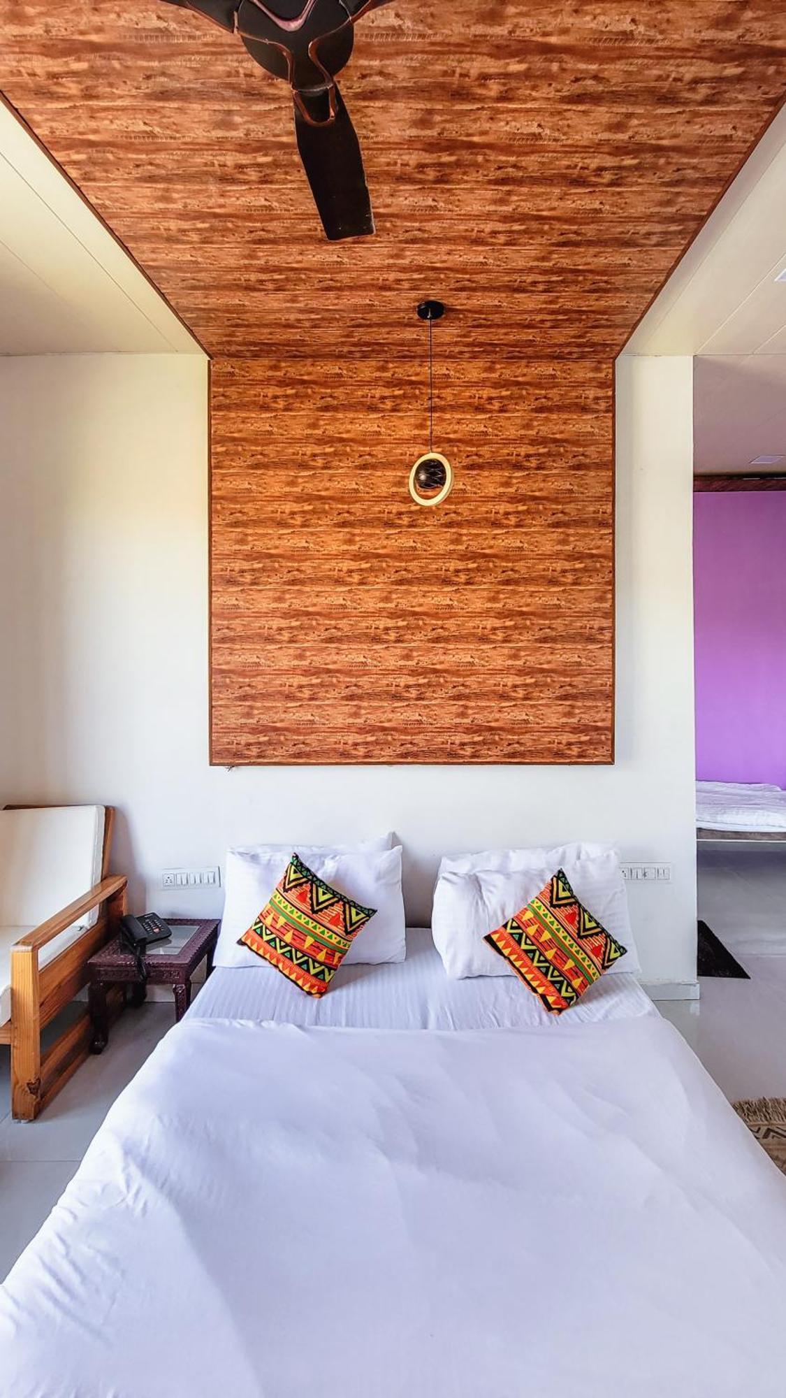 Rudraksha Inn Mount Abu Bagian luar foto