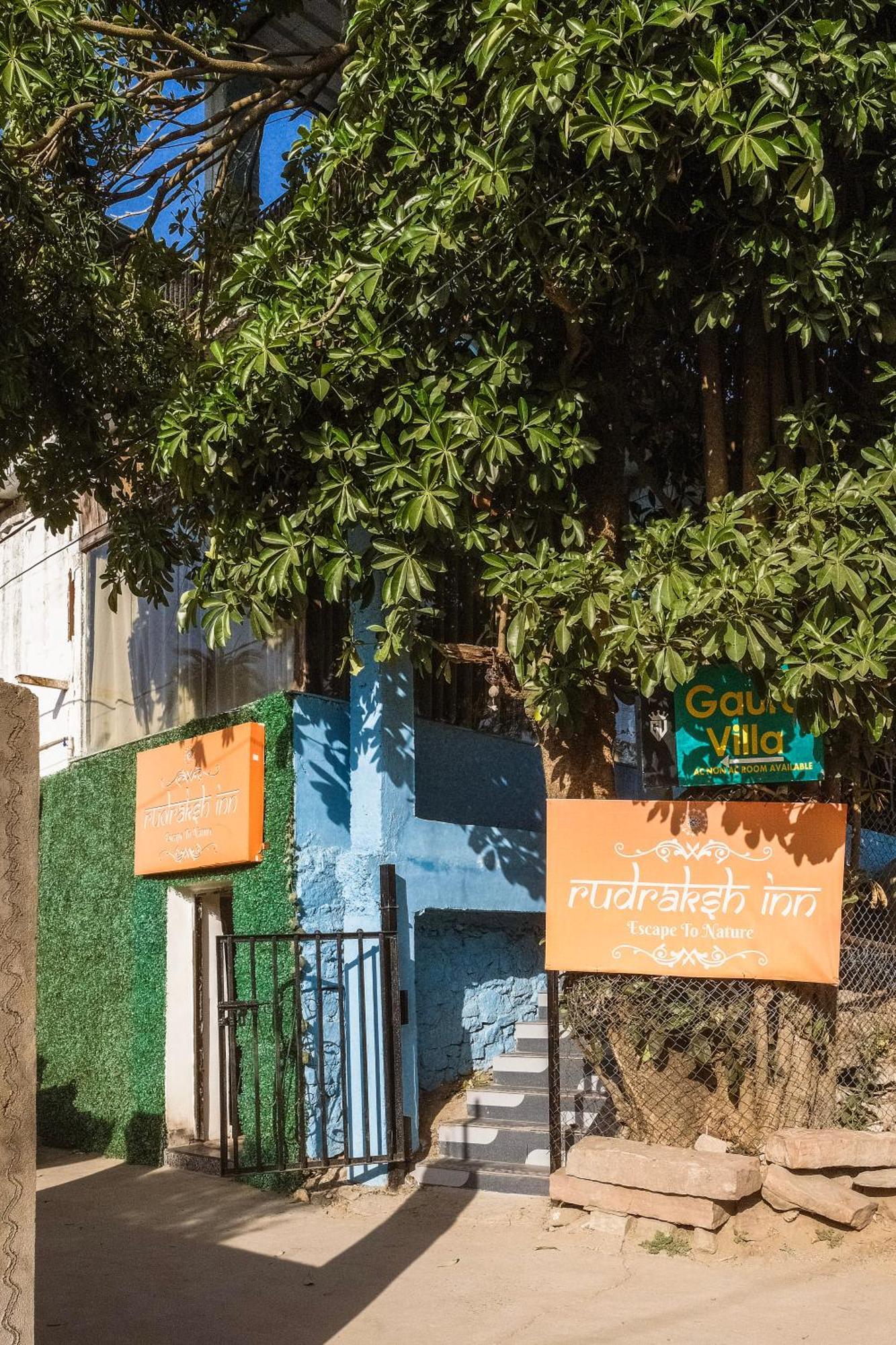 Rudraksha Inn Mount Abu Bagian luar foto