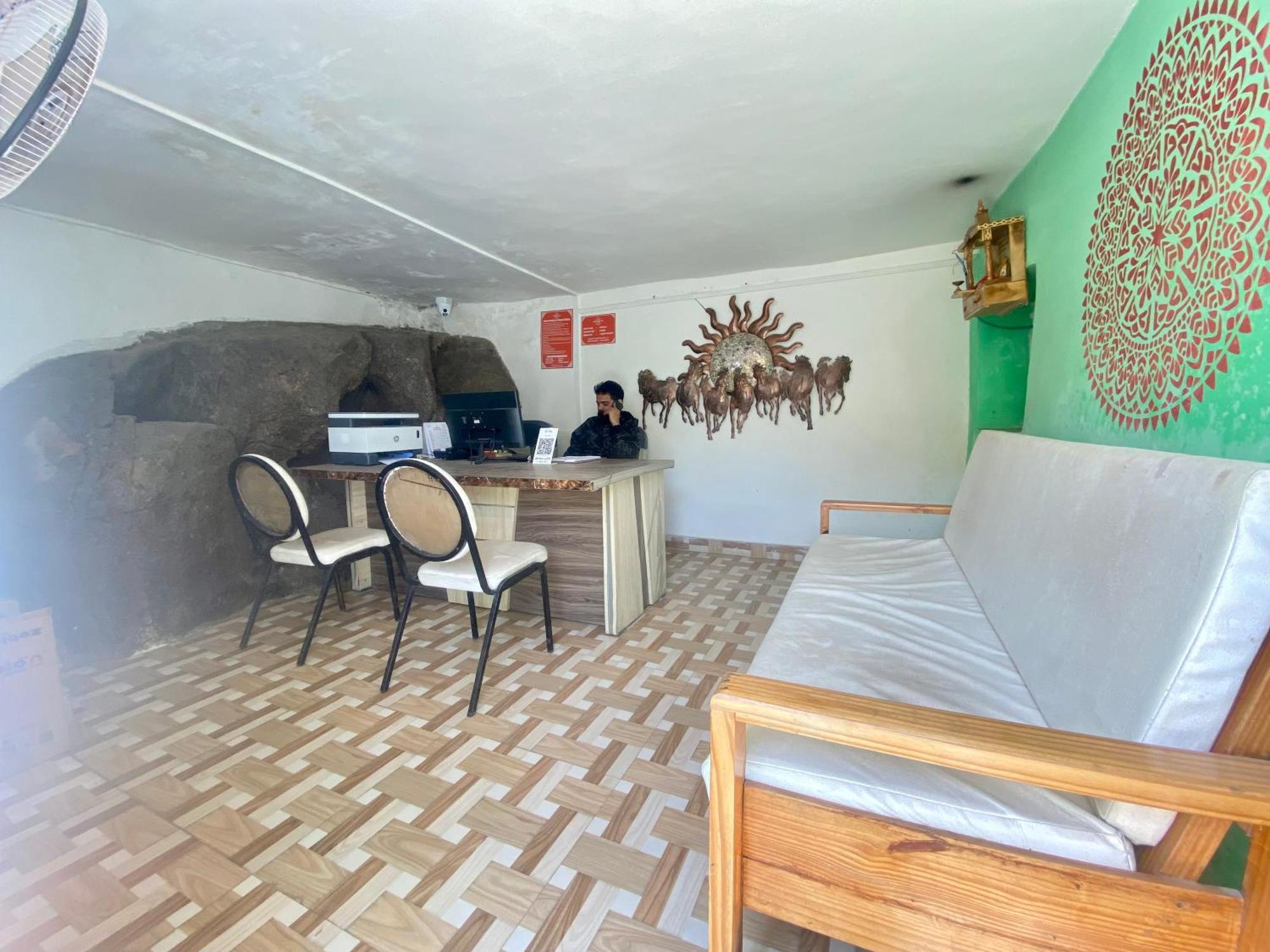 Rudraksha Inn Mount Abu Bagian luar foto