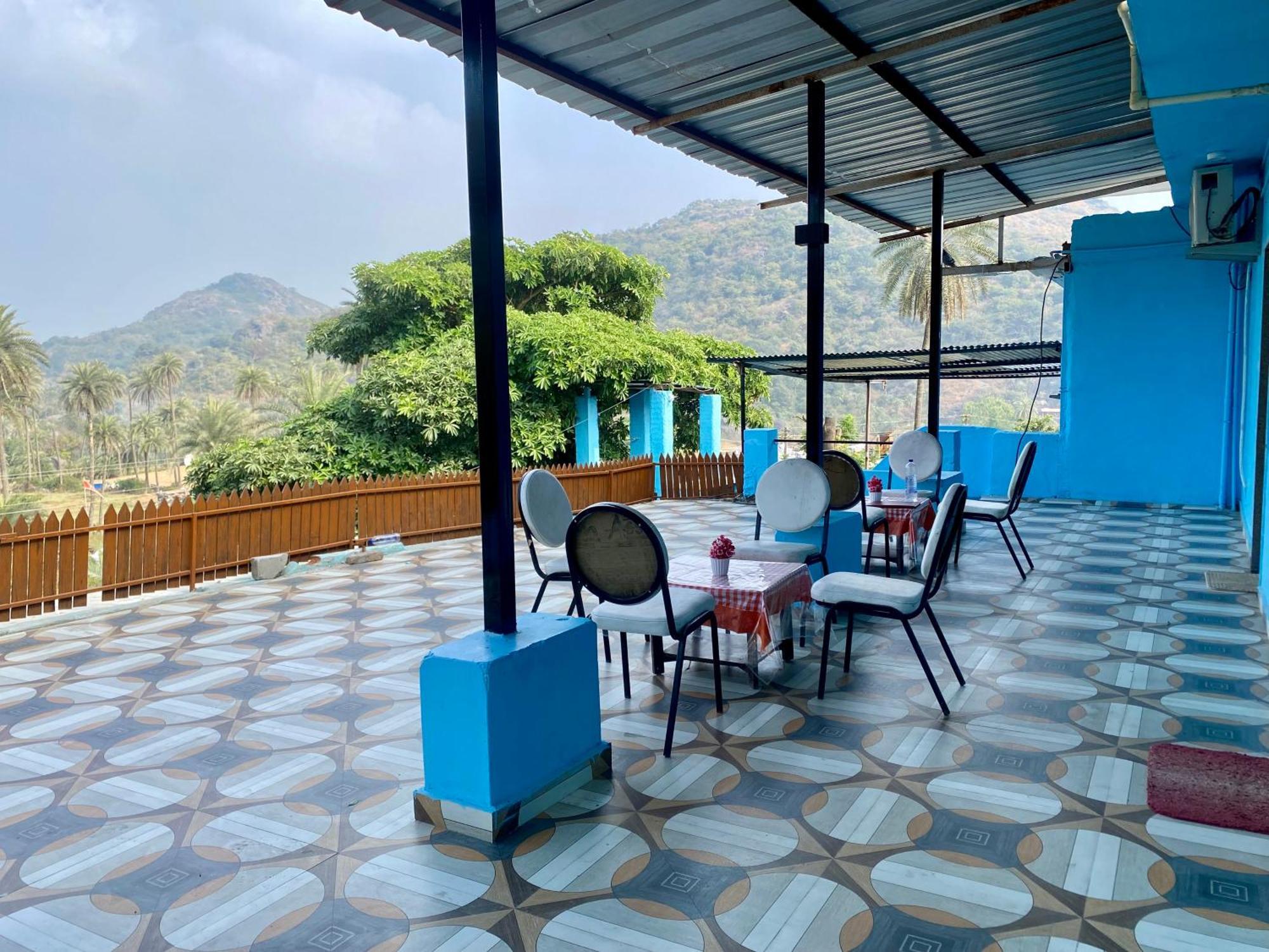 Rudraksha Inn Mount Abu Bagian luar foto