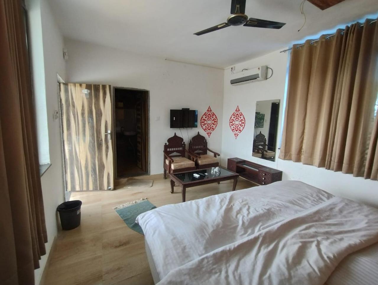 Rudraksha Inn Mount Abu Bagian luar foto