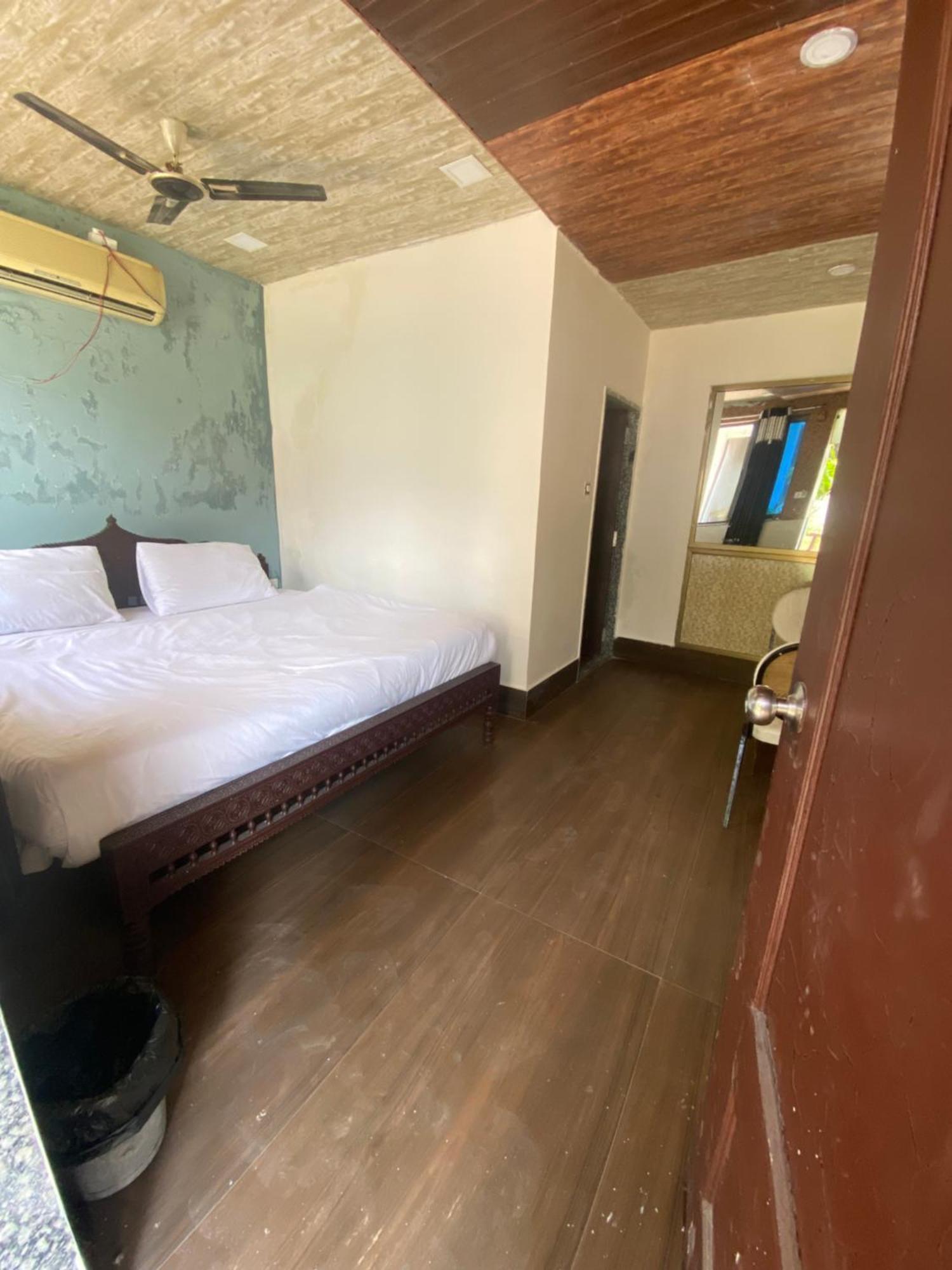 Rudraksha Inn Mount Abu Bagian luar foto